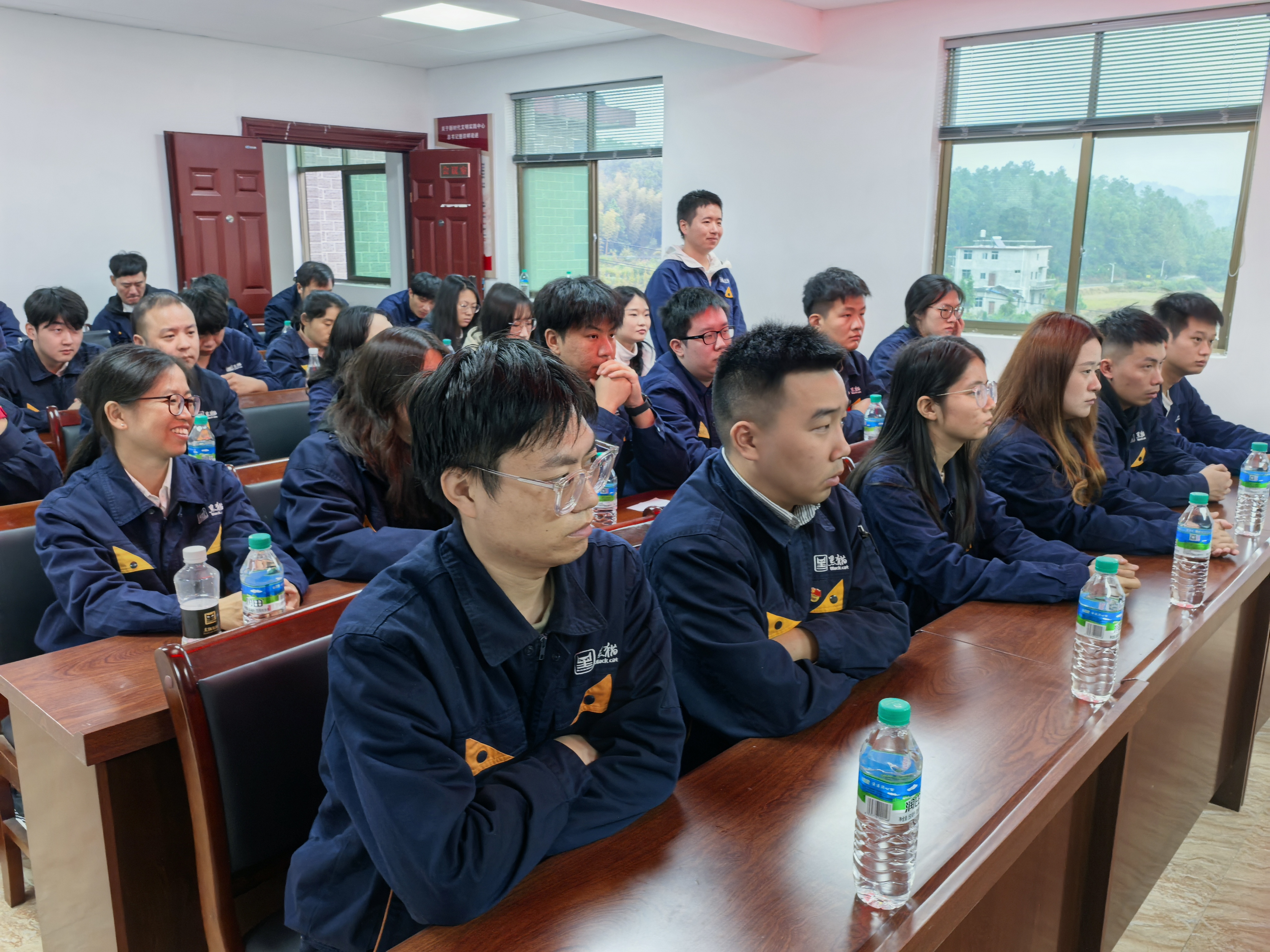 活動(dòng)現(xiàn)場(chǎng).jpg 活動(dòng)現(xiàn)場(chǎng).jpg